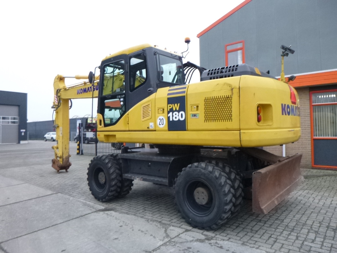 KOMATSU PW180-7EO - Колісний екскаватор: фото 2 KOMATSU PW180-7EO - Колісний екскаватор: фото 2