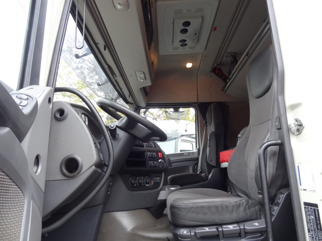 Daf XF440 6X2 Fassi 235 mit Jib bis 24.50 Meter - Вантажівка з маніпулятором, Бортова вантажівка/ Платформа: фото 2 Daf XF440 6X2 Fassi 235 mit Jib bis 24.50 Meter - Вантажівка з маніпулятором, Бортова вантажівка/ Платформа: фото 2