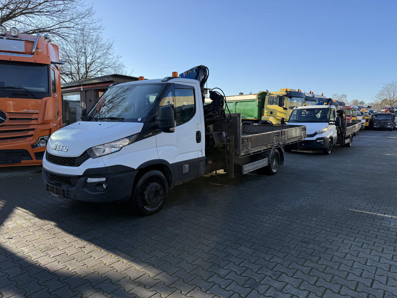 Iveco Daily 70C17 HMF 635 Kran bis 11 Meter - Бортова вантажівка/ Платформа, Вантажівка з маніпулятором: фото 1 Iveco Daily 70C17 HMF 635 Kran bis 11 Meter - Бортова вантажівка/ Платформа, Вантажівка з маніпулятором: фото 1