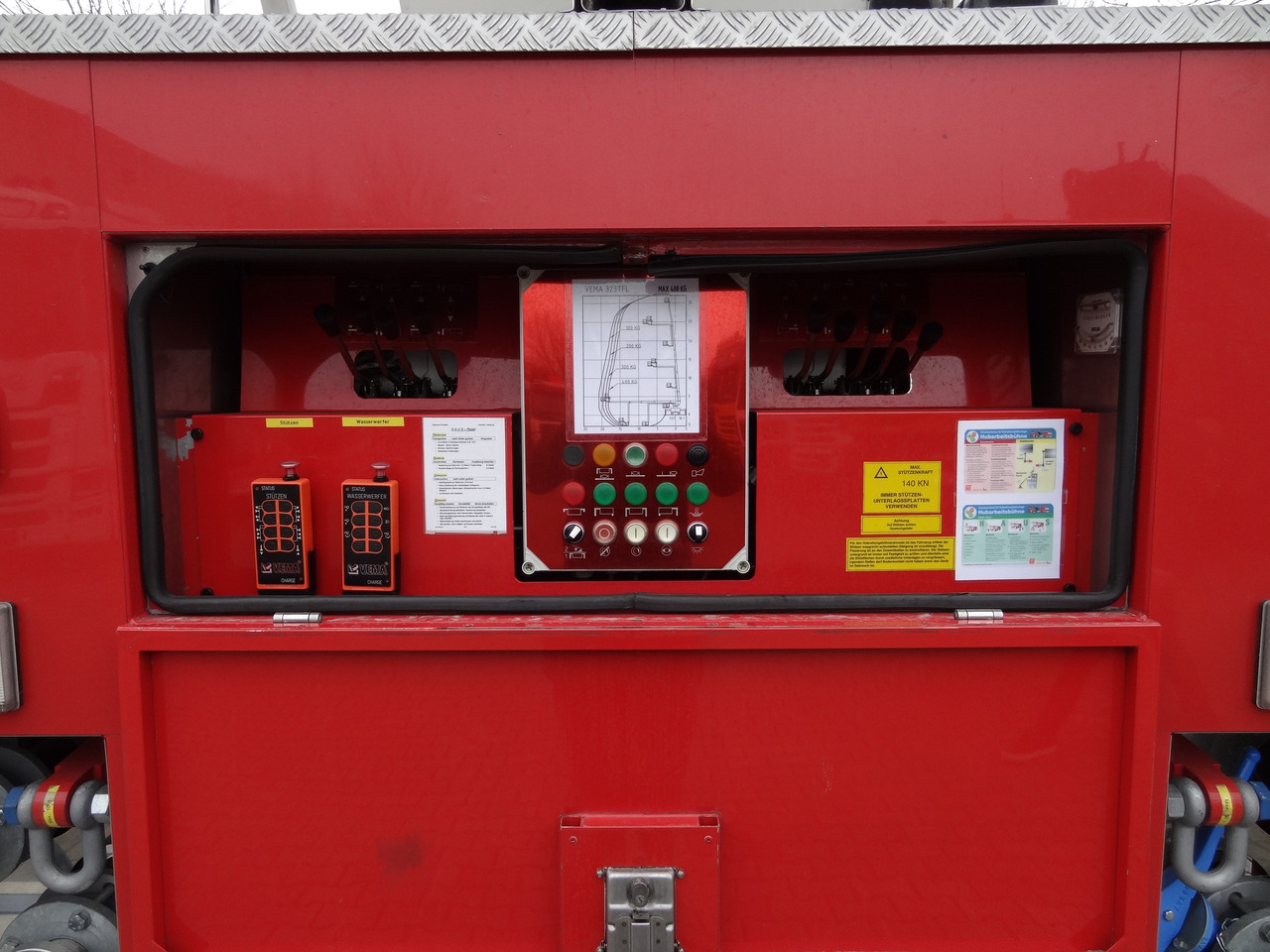 MAN FE 410 6X6 Feuerwehr Vema Lift 32 Meter - Автовишка: фото 3 MAN FE 410 6X6 Feuerwehr Vema Lift 32 Meter - Автовишка: фото 3