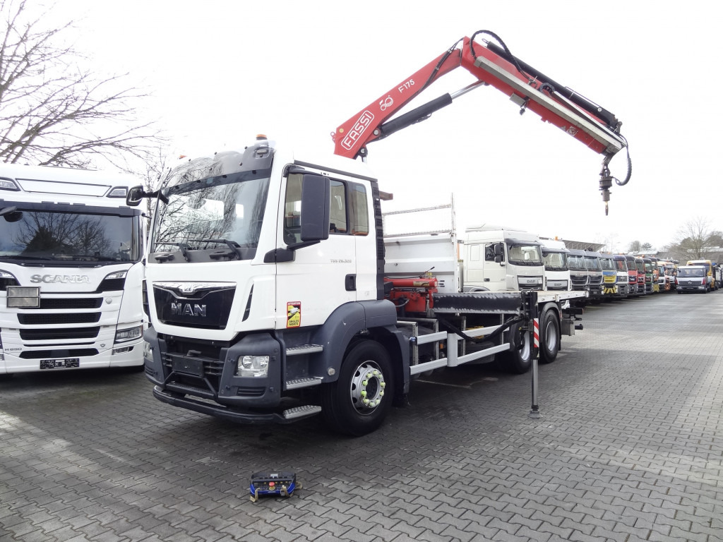 MAN TGS 26.320 6X4 BB mit Kran Fassi F175 - Бортова вантажівка/ Платформа, Вантажівка з маніпулятором: фото 1 MAN TGS 26.320 6X4 BB mit Kran Fassi F175 - Бортова вантажівка/ Платформа, Вантажівка з маніпулятором: фото 1