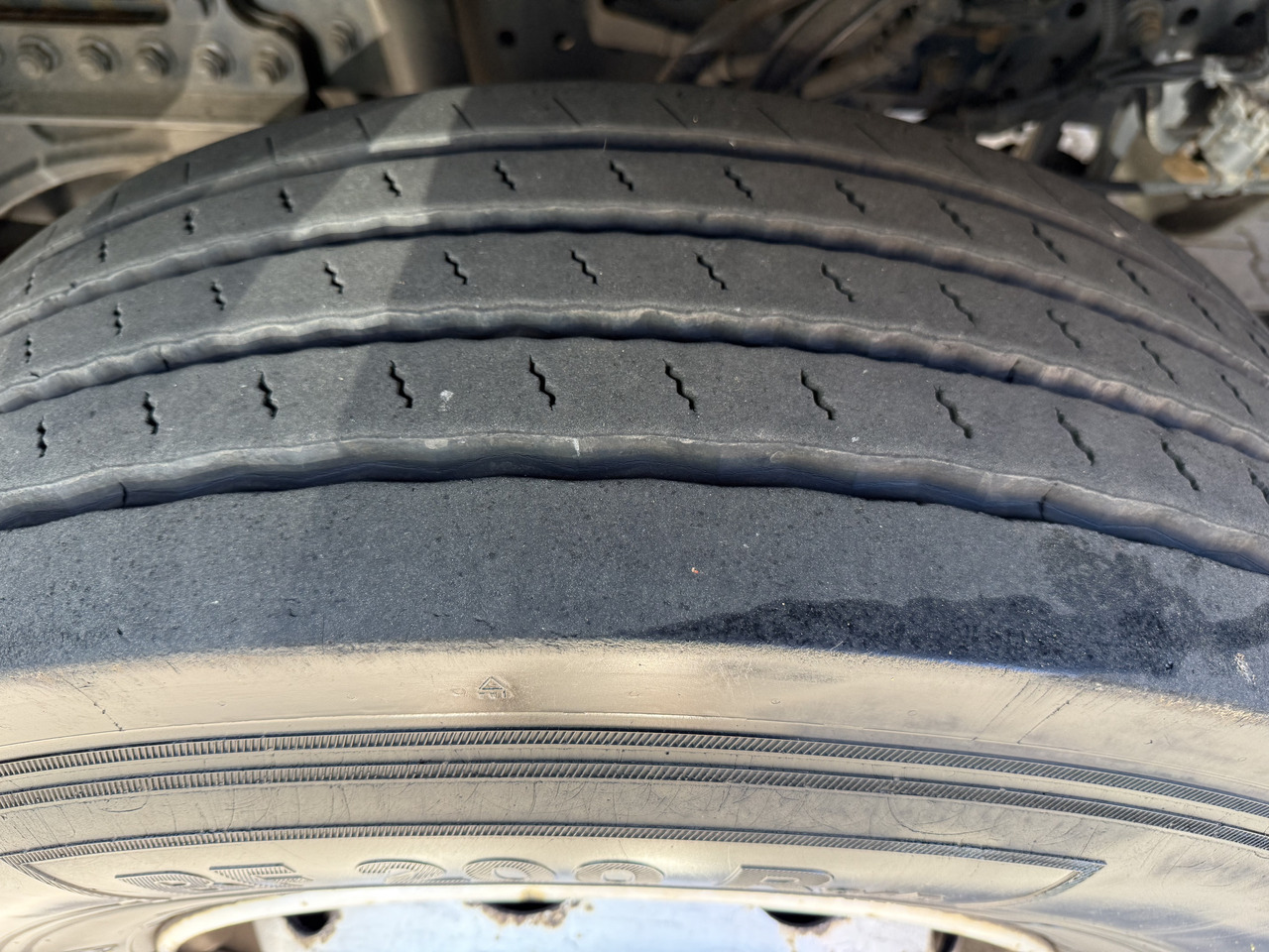 Mercedes-Benz Actros 1827 Kran Palfinger PK 9002 - Тентована вантажівка, Вантажівка з маніпулятором: фото 2 Mercedes-Benz Actros 1827 Kran Palfinger PK 9002 - Тентована вантажівка, Вантажівка з маніпулятором: фото 2