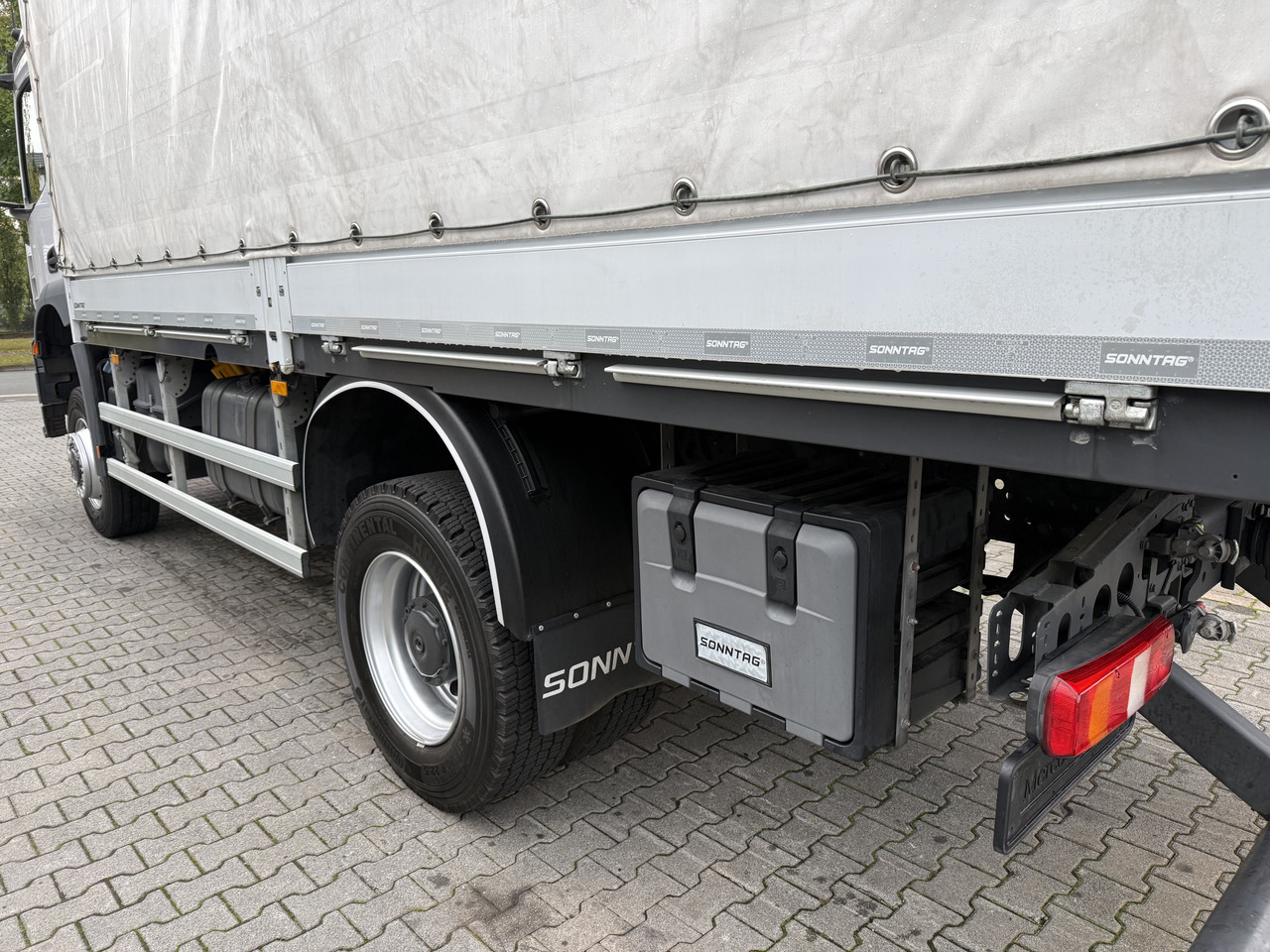 Бортова вантажівка/ Платформа Mercedes-Benz Arocs 1827 AK 4X4 Ex-: фото 15