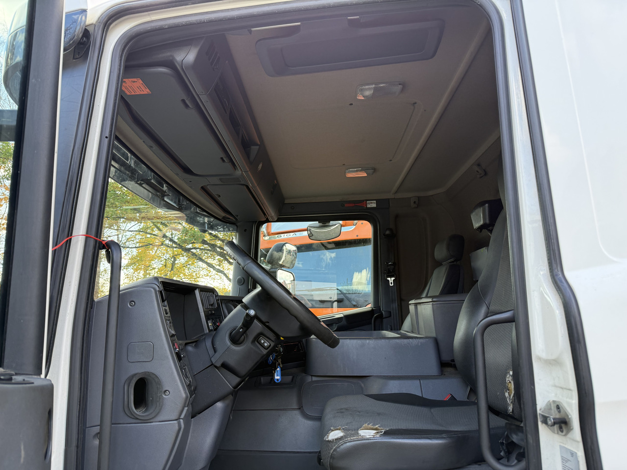 Scania P280 6X2*4 - Вантажівка шасі: фото 4 Scania P280 6X2*4 - Вантажівка шасі: фото 4