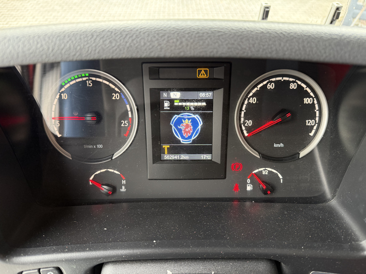 Scania P410 4X2 Palfinger PK 13001 - Бортова вантажівка/ Платформа, Вантажівка з маніпулятором: фото 5 Scania P410 4X2 Palfinger PK 13001 - Бортова вантажівка/ Платформа, Вантажівка з маніпулятором: фото 5