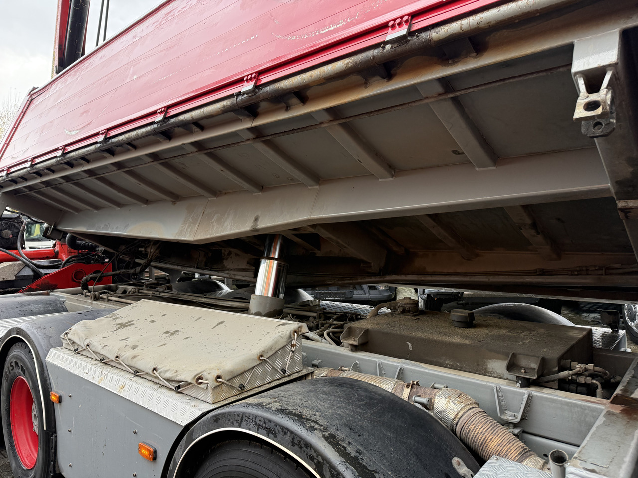 Scania R580 V8 8X4 Kipper Kran Palfinger 22002 - Самоскид вантажівка, Вантажівка з маніпулятором: фото 3 Scania R580 V8 8X4 Kipper Kran Palfinger 22002 - Самоскид вантажівка, Вантажівка з маніпулятором: фото 3