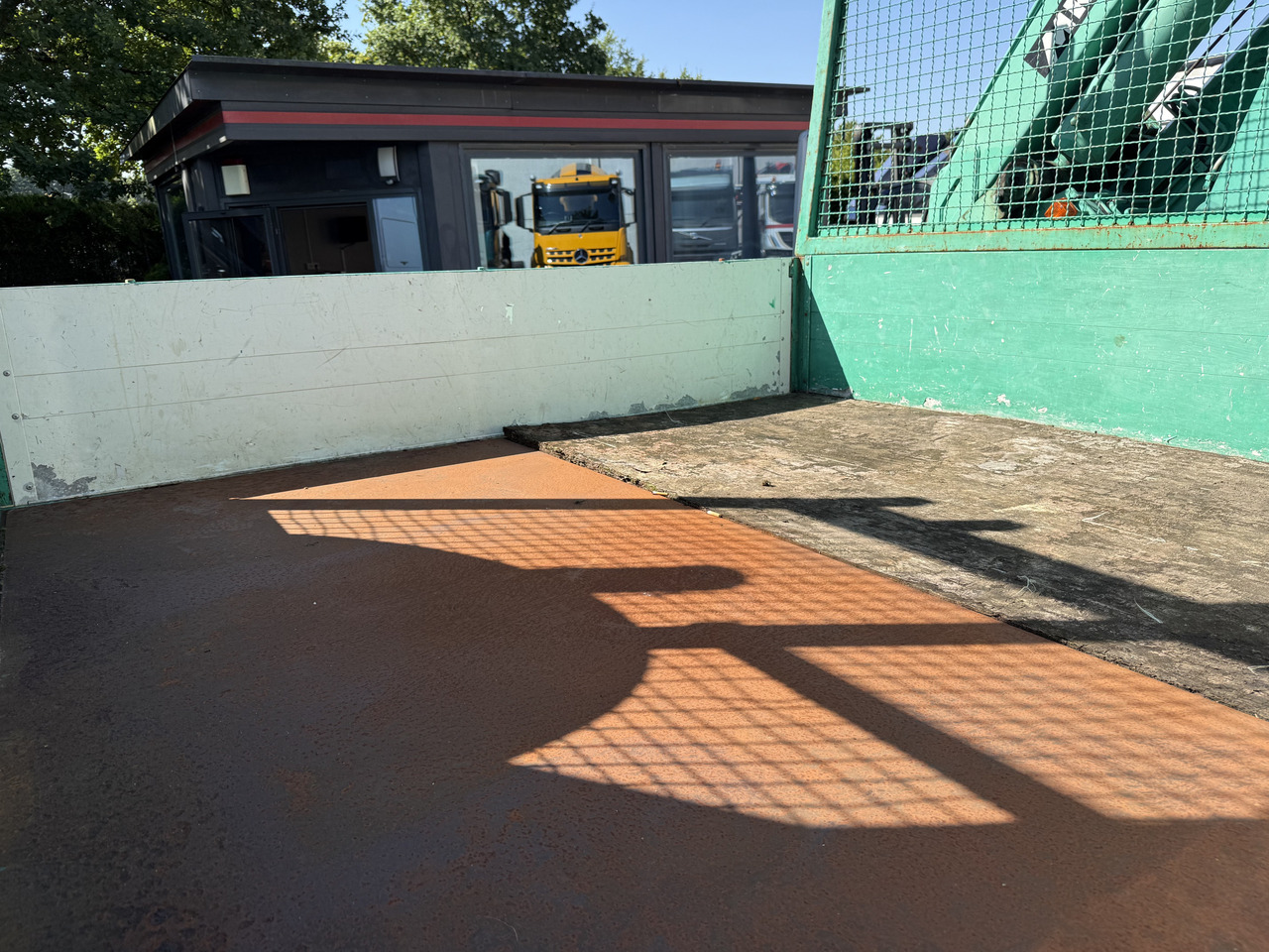 Volvo FM12 420 4X4 Kran MKG 300 bis 24 Meter - Вантажівка з маніпулятором: фото 2 Volvo FM12 420 4X4 Kran MKG 300 bis 24 Meter - Вантажівка з маніпулятором: фото 2