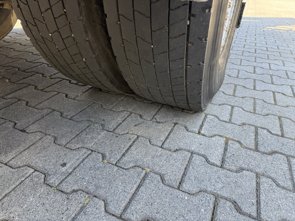 Volvo FM12 420 4X4 Kran MKG 300 bis 24 Meter - Бортова вантажівка/ Платформа, Вантажівка з маніпулятором: фото 4 Volvo FM12 420 4X4 Kran MKG 300 bis 24 Meter - Бортова вантажівка/ Платформа, Вантажівка з маніпулятором: фото 4