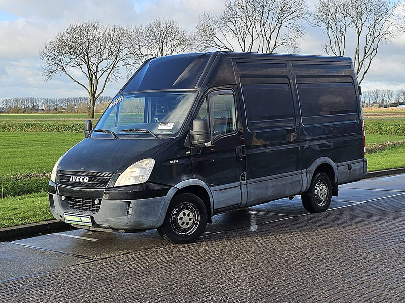 Iveco Daily - Суцільнометалевий фургон: фото 2 Iveco Daily - Суцільнометалевий фургон: фото 2