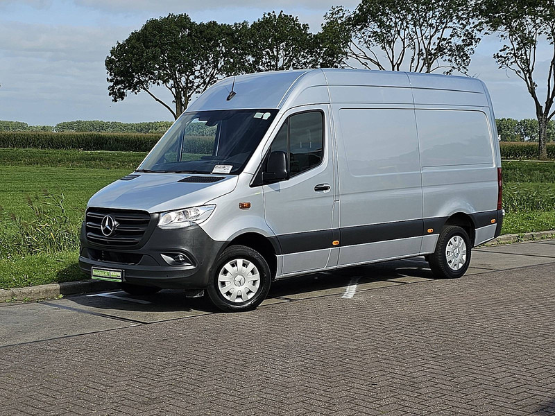 Mercedes-Benz Sprinter 317 L2H2 360 Camera RWD - Суцільнометалевий фургон: фото 2 Mercedes-Benz Sprinter 317 L2H2 360 Camera RWD - Суцільнометалевий фургон: фото 2