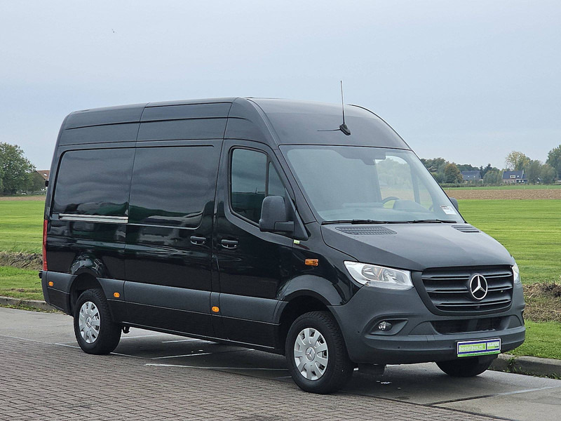 Mercedes-Benz Sprinter 317 L2H2 Mbux 360camera! - Суцільнометалевий фургон: фото 5 Mercedes-Benz Sprinter 317 L2H2 Mbux 360camera! - Суцільнометалевий фургон: фото 5