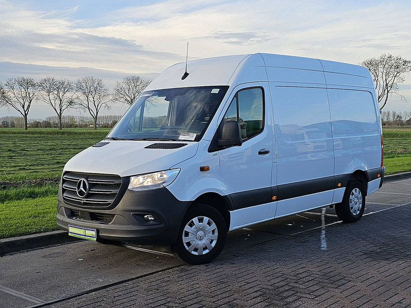 Mercedes-Benz Sprinter 317 L2H2 Mbux Navi Euro6 - Суцільнометалевий фургон: фото 2 Mercedes-Benz Sprinter 317 L2H2 Mbux Navi Euro6 - Суцільнометалевий фургон: фото 2