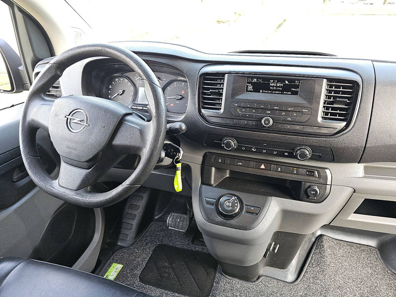 Interior photo 1: Легковий фургон Opel Vivaro 2.0 AC AUTOMAAT EURO6