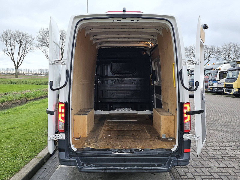 Суцільнометалевий фургон Volkswagen Crafter 2.0 TDI 177 AUT. L3H3: фото 14