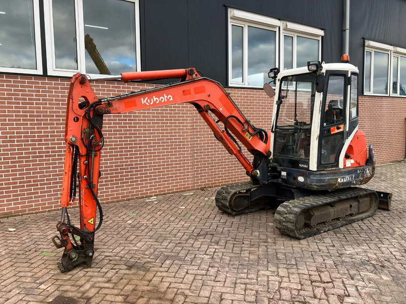 Kubota KX121-3 - Міні-екскаватор: фото 1 Kubota KX121-3 - Міні-екскаватор: фото 1