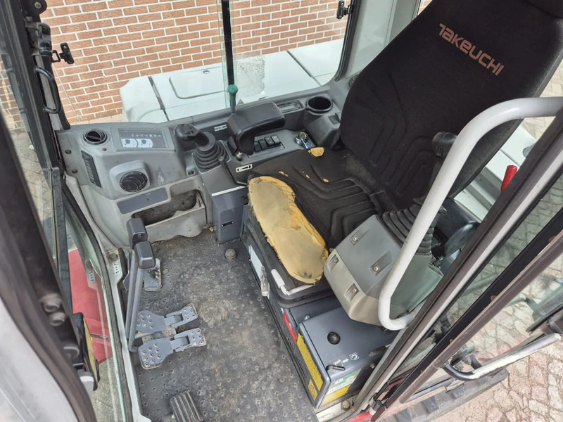 Takeuchi TB250 - Міні-екскаватор: фото 5 Takeuchi TB250 - Міні-екскаватор: фото 5