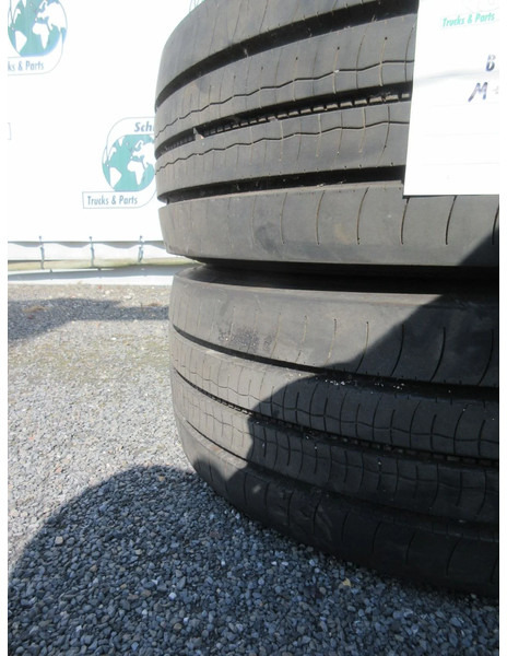 Bridgestone 265/70R 17.5 VOORBAND MET STAAL WIEL 2 X PROFIEL CA 70% M+S - Шина в категорії Вантажівки: фото 4 Bridgestone 265/70R 17.5 VOORBAND MET STAAL WIEL 2 X PROFIEL CA 70% M+S - Шина в категорії Вантажівки: фото 4