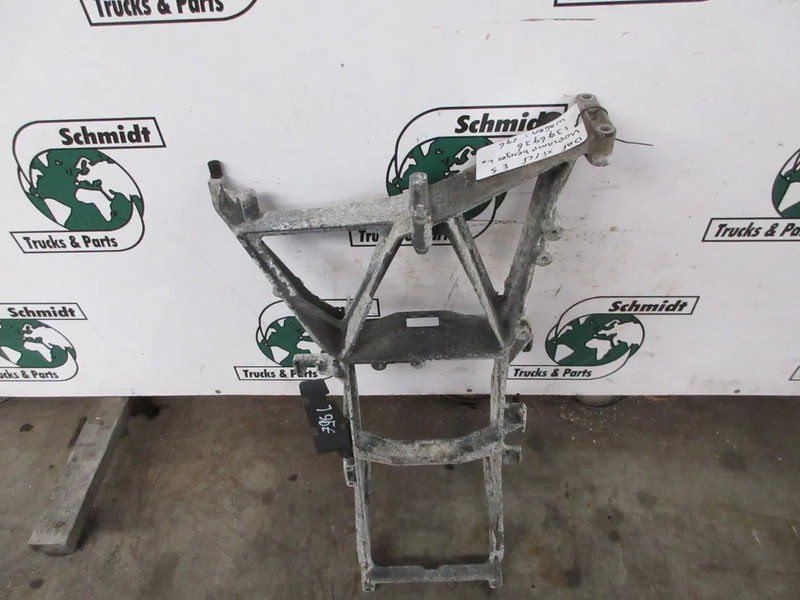 DAF 1396936 KOPLAMPBEUGEL LINKS DAF XF 105 EURO 5 - Кабіна й інтер'єр в категорії Вантажівки: фото 4 DAF 1396936 KOPLAMPBEUGEL LINKS DAF XF 105 EURO 5 - Кабіна й інтер'єр в категорії Вантажівки: фото 4