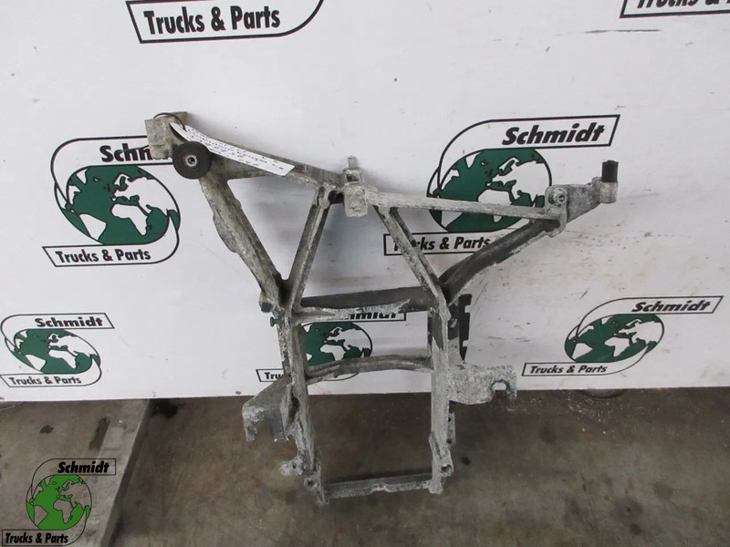 DAF 1396936 KOPLAMPBEUGEL LINKS DAF XF 105 EURO 5 - Кабіна й інтер'єр в категорії Вантажівки: фото 1 DAF 1396936 KOPLAMPBEUGEL LINKS DAF XF 105 EURO 5 - Кабіна й інтер'єр в категорії Вантажівки: фото 1