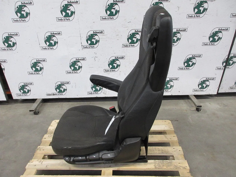 DAF 1978978 STOEL DAF XF 440 EURO 6 LINKS - Сидіння в категорії Вантажівки: фото 2 DAF 1978978 STOEL DAF XF 440 EURO 6 LINKS - Сидіння в категорії Вантажівки: фото 2