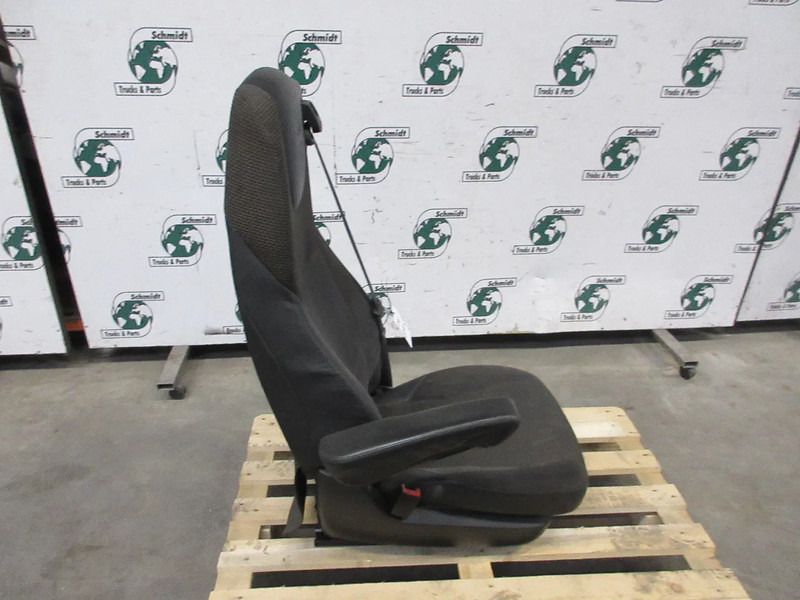 DAF 1978978 STOEL DAF XF 440 EURO 6 LINKS - Сидіння в категорії Вантажівки: фото 4 DAF 1978978 STOEL DAF XF 440 EURO 6 LINKS - Сидіння в категорії Вантажівки: фото 4