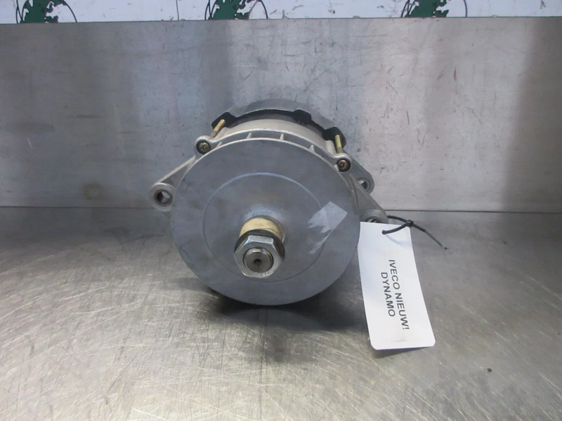 Iveco 0 120 689 524 BOSCH DYNAMO IVECO EURO 2 NIEUWE OP VOORRAAD - Генератор в категорії Вантажівки: фото 2 Iveco 0 120 689 524 BOSCH DYNAMO IVECO EURO 2 NIEUWE OP VOORRAAD - Генератор в категорії Вантажівки: фото 2