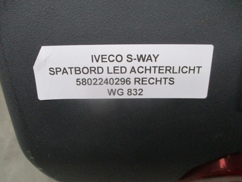 Iveco 5802240296 //41299389/ 41299388 RECHTS LAMP EN SPATBORSMET LED S WAY MODEL 2021 - Задній ліхтар в категорії Вантажівки: фото 3 Iveco 5802240296 //41299389/ 41299388 RECHTS LAMP EN SPATBORSMET LED S WAY MODEL 2021 - Задній ліхтар в категорії Вантажівки: фото 3