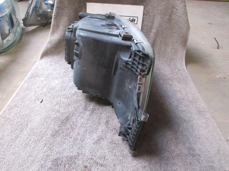 MAN 81.25101-6745// 81.25101-6683 KOPLAMP LINKS MAN TGX TGS 18.420 EURO 6 - Передня фара в категорії Вантажівки: фото 2 MAN 81.25101-6745// 81.25101-6683 KOPLAMP LINKS MAN TGX TGS 18.420 EURO 6 - Передня фара в категорії Вантажівки: фото 2