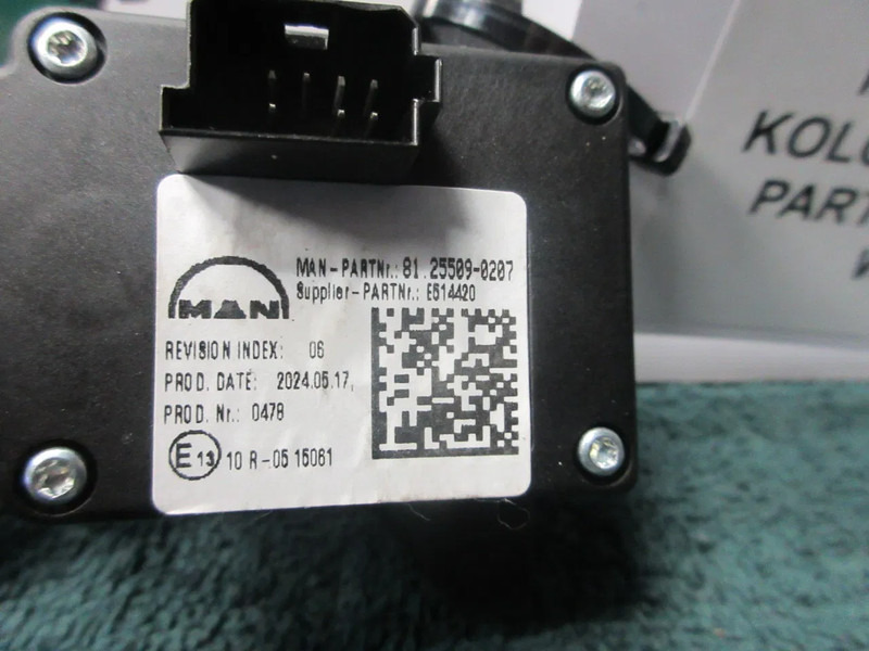 MAN 81.25509-0207 KOLOM SCHAKELAAR MAN 18.520 MODEL 2024 - Електрична система в категорії Вантажівки: фото 3 MAN 81.25509-0207 KOLOM SCHAKELAAR MAN 18.520 MODEL 2024 - Електрична система в категорії Вантажівки: фото 3