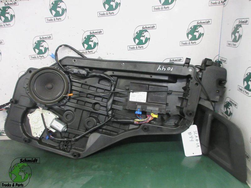 Scania 2718510 // 2708293 // 2306122 BINNENPANEEL DEUR RECHTS P 410 EURO 6 - Кабіна й інтер'єр в категорії Вантажівки: фото 1 Scania 2718510 // 2708293 // 2306122 BINNENPANEEL DEUR RECHTS P 410 EURO 6 - Кабіна й інтер'єр в категорії Вантажівки: фото 1