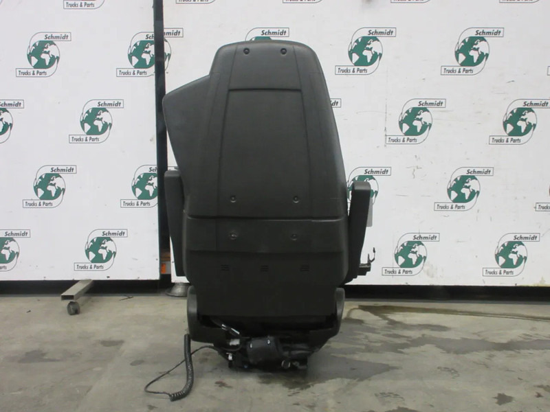 Volvo 23766412 // 23764396 STOELEN SET LUCHTGEVEERT R+L FM MODEL 2023 - Сидіння в категорії Вантажівки: фото 5 Volvo 23766412 // 23764396 STOELEN SET LUCHTGEVEERT R+L FM MODEL 2023 - Сидіння в категорії Вантажівки: фото 5