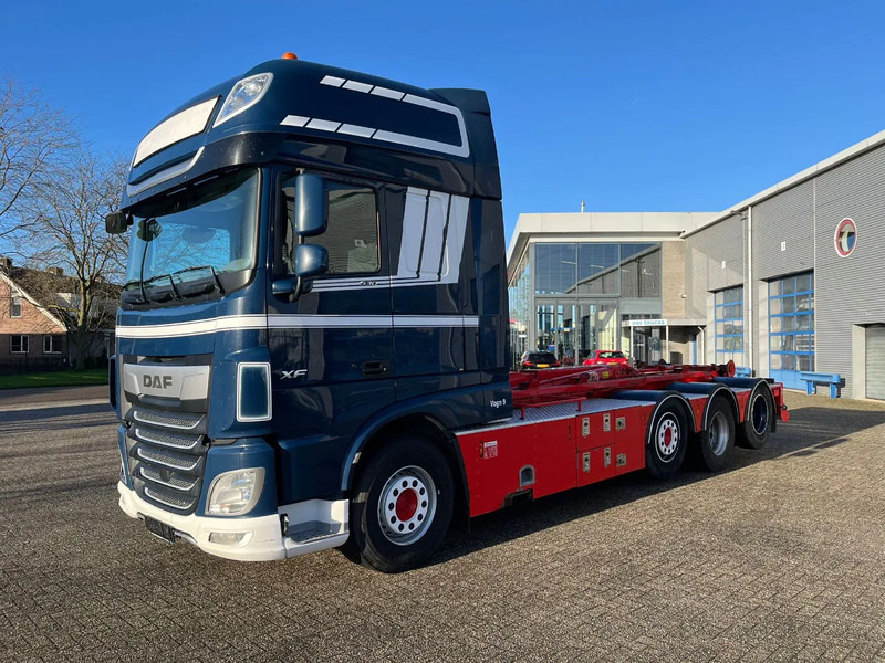 DAF XF106-530 8X2 / AJK HOOKLIFT 25000KG / 9 TON FRONT AXLE / NAVI / ONLY:612482 KM / SSC / AUTOMATIC / EURO-6 / 2019 - Гаковий мультиліфт вантажівка: фото 1 DAF XF106-530 8X2 / AJK HOOKLIFT 25000KG / 9 TON FRONT AXLE / NAVI / ONLY:612482 KM / SSC / AUTOMATIC / EURO-6 / 2019 - Гаковий мультиліфт вантажівка: фото 1