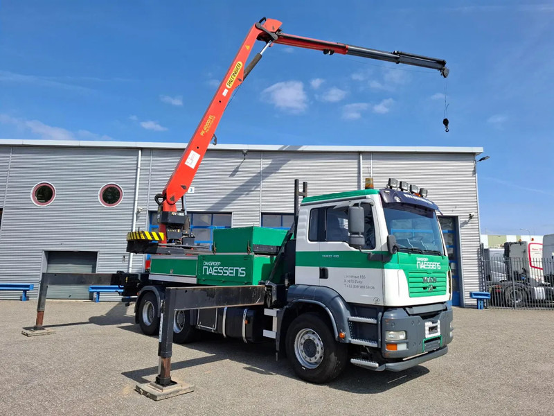 MAN TGA 33.410 / 6X4 / PALFINGER PK4000 1EL ROOFER CRANE / 25M / REMOTE / 2X BIG AXLE / 490677 KM / MANUAL / EURO-3 / 2005 - Вантажівка з маніпулятором: фото 1 MAN TGA 33.410 / 6X4 / PALFINGER PK4000 1EL ROOFER CRANE / 25M / REMOTE / 2X BIG AXLE / 490677 KM / MANUAL / EURO-3 / 2005 - Вантажівка з маніпулятором: фото 1