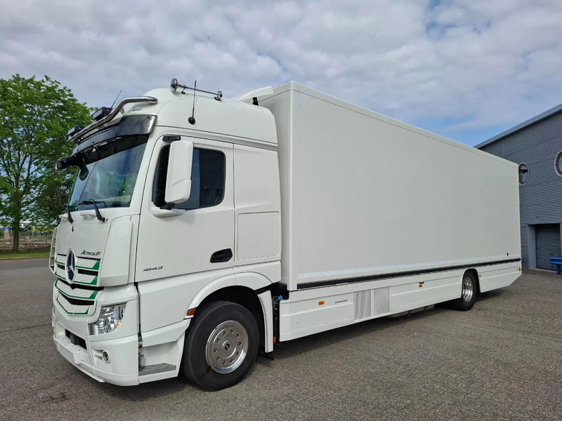 Mercedes-Benz Actros 1843 / GERMAN FLOWER TRUCK / 162021 KM / ISOLATED BOX / COOL & HEATED / NAVI / PLATFORM 1500 KG / TOP CONDITION / FULL-AI - Торговий вантажівка: фото 1 Mercedes-Benz Actros 1843 / GERMAN FLOWER TRUCK / 162021 KM / ISOLATED BOX / COOL & HEATED / NAVI / PLATFORM 1500 KG / TOP CONDITION / FULL-AI - Торговий вантажівка: фото 1