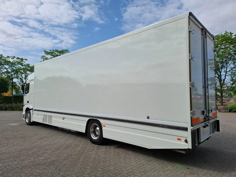 Mercedes-Benz Actros 1843 / GERMAN FLOWER TRUCK / 162021 KM / ISOLATED BOX / COOL & HEATED / NAVI / PLATFORM 1500 KG / TOP CONDITION / FULL-AI - Торговий вантажівка: фото 3 Mercedes-Benz Actros 1843 / GERMAN FLOWER TRUCK / 162021 KM / ISOLATED BOX / COOL & HEATED / NAVI / PLATFORM 1500 KG / TOP CONDITION / FULL-AI - Торговий вантажівка: фото 3
