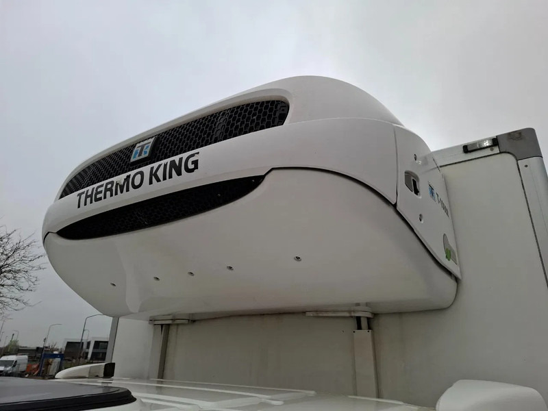 Renault D16.280 WIDE / ONLY:497760 KM / THERMOKING / PLATFORM 2TON / LWDS / BED / DATALOG / FULL-AIR / AUTOMATIC / EURO-6 / 2017 в лізинг Renault D16.280 WIDE / ONLY:497760 KM / THERMOKING / PLATFORM 2TON / LWDS / BED / DATALOG / FULL-AIR / AUTOMATIC / EURO-6 / 2017: фото 14 Renault D16.280 WIDE / ONLY:497760 KM / THERMOKING / PLATFORM 2TON / LWDS / BED / DATALOG / FULL-AIR / AUTOMATIC / EURO-6 / 2017 в лізинг Renault D16.280 WIDE / ONLY:497760 KM / THERMOKING / PLATFORM 2TON / LWDS / BED / DATALOG / FULL-AIR / AUTOMATIC / EURO-6 / 2017: фото 14