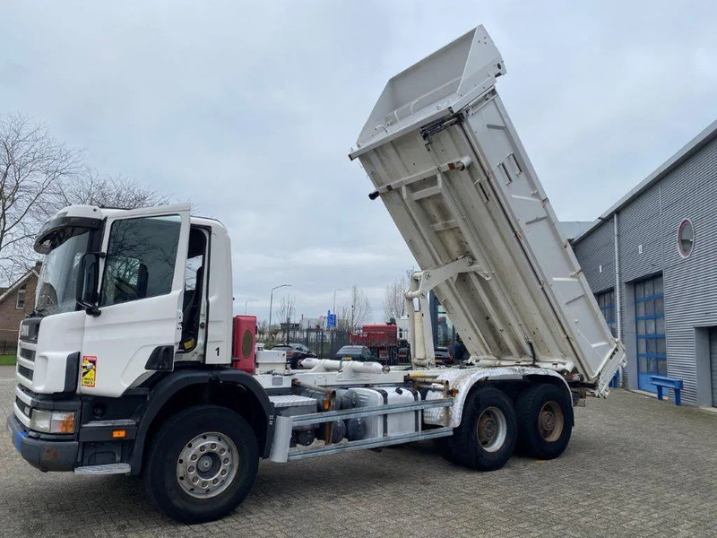 Scania 124-400 / 6X4 / RETARDER / BIG AXLE / FULL STEEL / 2SIDE TIPPER / OLD TACHO / AIRCO / MANUAL / EURO-2 / 2000 - Самоскид вантажівка: фото 2 Scania 124-400 / 6X4 / RETARDER / BIG AXLE / FULL STEEL / 2SIDE TIPPER / OLD TACHO / AIRCO / MANUAL / EURO-2 / 2000 - Самоскид вантажівка: фото 2