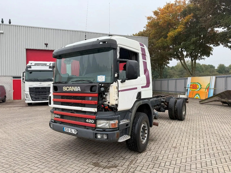 Scania 124-420 / ENGINE RUNNING / RETARDER / BIG AXLE / FULL-STEEL / ONLY: 540918 KM / OLD TACHO / AIRCO / MANUAL / EURO-3 / 2002 - Вантажівка шасі: фото 1 Scania 124-420 / ENGINE RUNNING / RETARDER / BIG AXLE / FULL-STEEL / ONLY: 540918 KM / OLD TACHO / AIRCO / MANUAL / EURO-3 / 2002 - Вантажівка шасі: фото 1