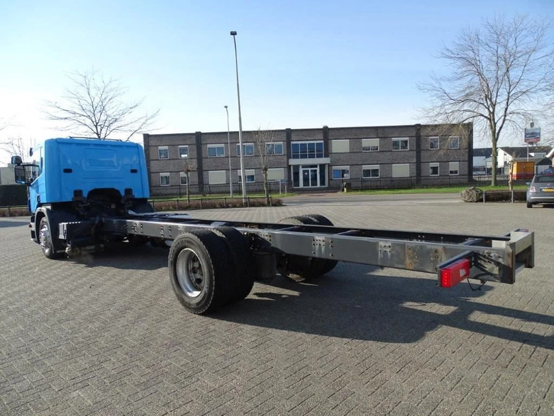 Scania P250 / AUTOMATIC / ONLY 155351 DKM / GOOD STATE / WB 5900 CM / FULL AIR / NAVI / EURO-6 / 2014 - Вантажівка шасі: фото 3 Scania P250 / AUTOMATIC / ONLY 155351 DKM / GOOD STATE / WB 5900 CM / FULL AIR / NAVI / EURO-6 / 2014 - Вантажівка шасі: фото 3