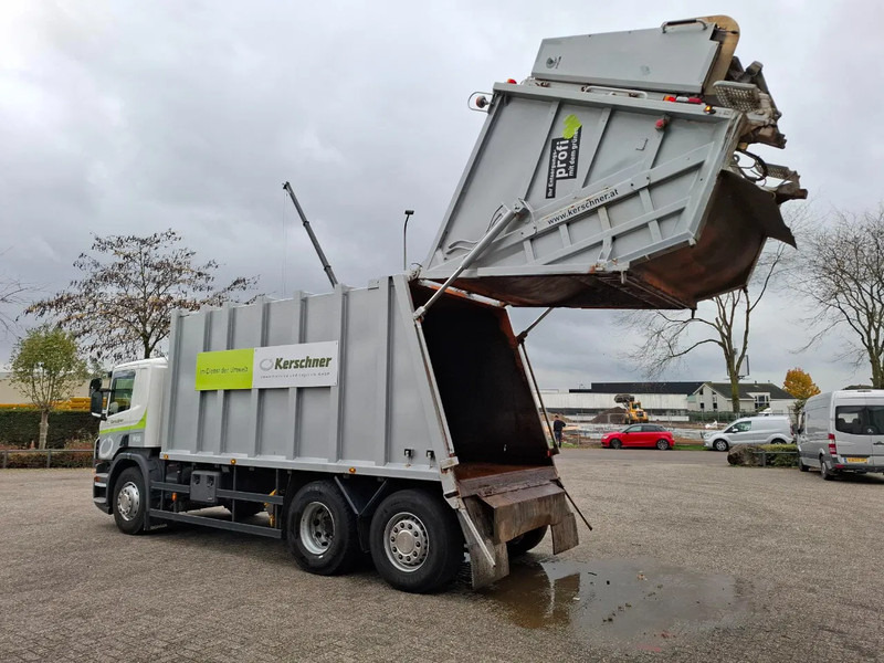 Scania P360 / RETARDER / ONLY:234640 KM / LENKACHSE / AIRCO / WORKING GARBAGE TRUCK / AUTOMATIC / EURO-5 / 2013 - Сміттєвози: фото 4 Scania P360 / RETARDER / ONLY:234640 KM / LENKACHSE / AIRCO / WORKING GARBAGE TRUCK / AUTOMATIC / EURO-5 / 2013 - Сміттєвози: фото 4