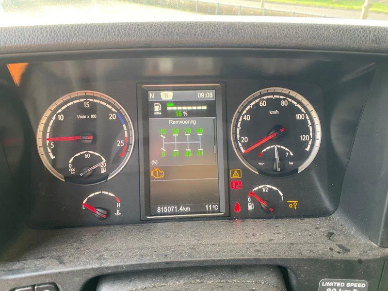 Гаковий мультиліфт вантажівка Scania R520 V8 / 8X4 / BIG AXLE / AJK HOOKLIFT 30TON / LIFT+LENKACHSE / NAVI / LEATHER / FULL-AIR / AUTOMATIC / EURO-6 / 2015: фото 19 Гаковий мультиліфт вантажівка Scania R520 V8 / 8X4 / BIG AXLE / AJK HOOKLIFT 30TON / LIFT+LENKACHSE / NAVI / LEATHER / FULL-AIR / AUTOMATIC / EURO-6 / 2015: фото 19