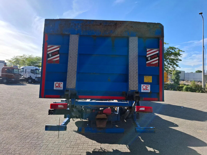 Scania R580 V8 / RETARDER / LIFT+LENKACHSE / FULL-AIR / PLATFORM 2000 KG / LEATHER / AIRCO / AUTOMATIC / EURO-6 / 2015 - Вантажівка шасі: фото 4 Scania R580 V8 / RETARDER / LIFT+LENKACHSE / FULL-AIR / PLATFORM 2000 KG / LEATHER / AIRCO / AUTOMATIC / EURO-6 / 2015 - Вантажівка шасі: фото 4