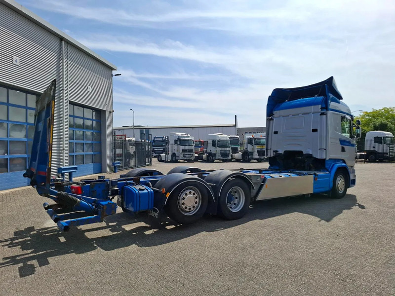 Scania R580 V8 / RETARDER / LIFT+LENKACHSE / FULL-AIR / PLATFORM 2000 KG / NAVI / LEATHER / AIRCO / AUTOMATIC / EURO-6 / 2014 - Вантажівка шасі: фото 5 Scania R580 V8 / RETARDER / LIFT+LENKACHSE / FULL-AIR / PLATFORM 2000 KG / NAVI / LEATHER / AIRCO / AUTOMATIC / EURO-6 / 2014 - Вантажівка шасі: фото 5