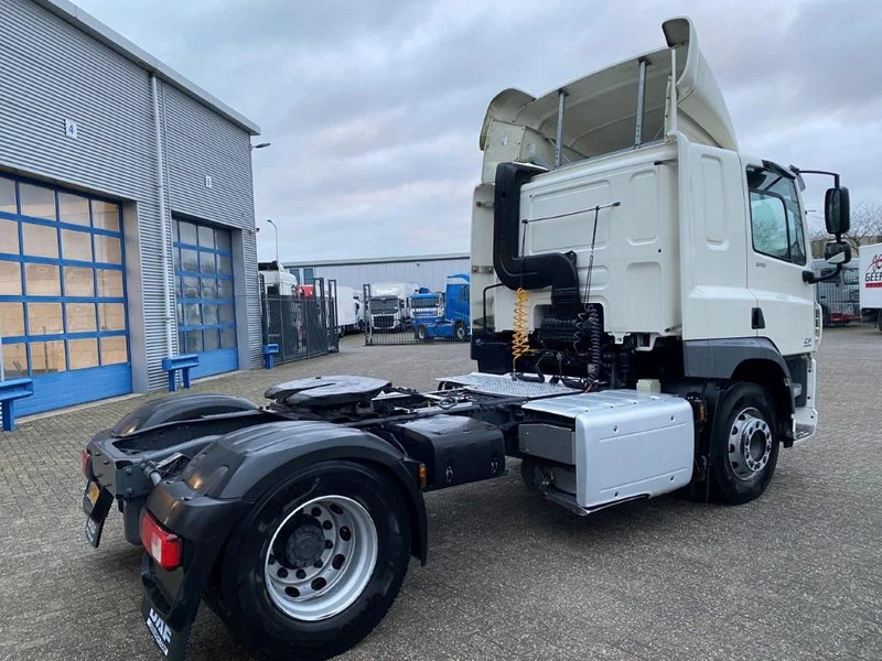 DAF CF370 / NICE CLEAN NL TRUCK / TYRES 80% / AUTOMATIC / EURO-6 / 2015 - Тягач: фото 5 DAF CF370 / NICE CLEAN NL TRUCK / TYRES 80% / AUTOMATIC / EURO-6 / 2015 - Тягач: фото 5