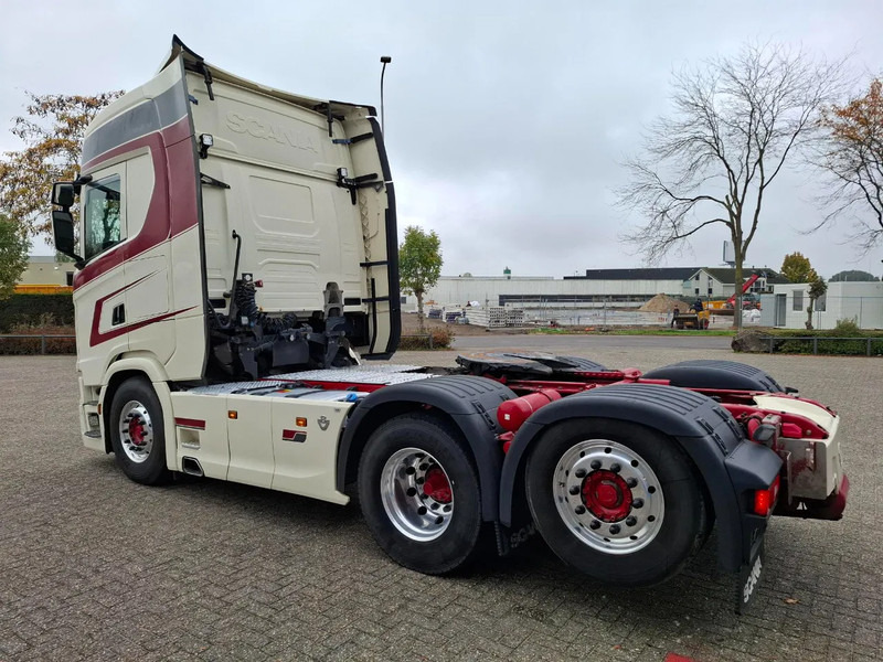 Scania NGS S650 V8 / RETARDER / 633397 KM / 9 TON FRONT AXELE / FULL-AIR / INLINER / FULL SPOILER / LEATHER / ALCOA / NAVI / FRIDGE / E - Тягач: фото 3 Scania NGS S650 V8 / RETARDER / 633397 KM / 9 TON FRONT AXELE / FULL-AIR / INLINER / FULL SPOILER / LEATHER / ALCOA / NAVI / FRIDGE / E - Тягач: фото 3