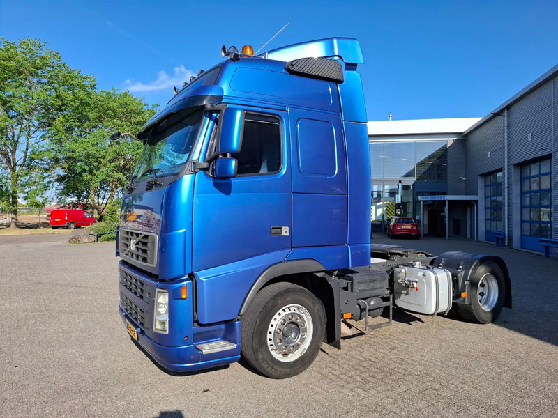 Volvo FH13-400 / HYDRAULICS / NL TRUCK / TUV:14-09-2025 / GLOBETROTTER / FRIGDE / AIRCO / AUTOMATIC / EURO-5 / 2006 - Тягач: фото 1 Volvo FH13-400 / HYDRAULICS / NL TRUCK / TUV:14-09-2025 / GLOBETROTTER / FRIGDE / AIRCO / AUTOMATIC / EURO-5 / 2006 - Тягач: фото 1