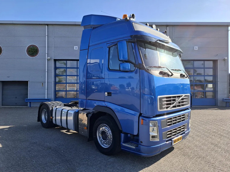 Volvo FH13-400 / HYDRAULICS / NL TRUCK / TUV:14-09-2025 / GLOBETROTTER / FRIGDE / AIRCO / AUTOMATIC / EURO-5 / 2006 - Тягач: фото 2 Volvo FH13-400 / HYDRAULICS / NL TRUCK / TUV:14-09-2025 / GLOBETROTTER / FRIGDE / AIRCO / AUTOMATIC / EURO-5 / 2006 - Тягач: фото 2