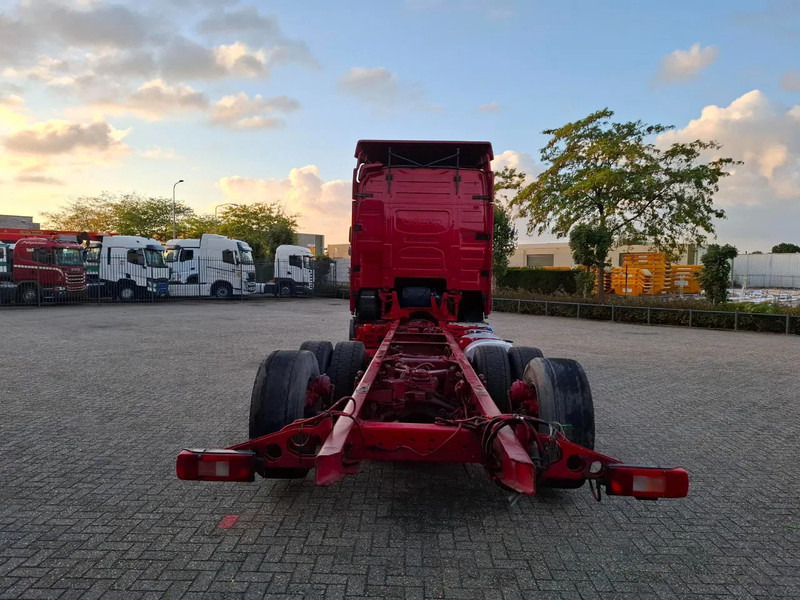 Volvo FH16-750 / BIG AXLE / VEB+ / ONLY:679711 KM / TECHNICAL 70TON / 9TON FRONT AXLE / INLINER / FULL-AIR / AUTOMATIC / EURO-6 / 2018 - Вантажівка шасі: фото 4 Volvo FH16-750 / BIG AXLE / VEB+ / ONLY:679711 KM / TECHNICAL 70TON / 9TON FRONT AXLE / INLINER / FULL-AIR / AUTOMATIC / EURO-6 / 2018 - Вантажівка шасі: фото 4