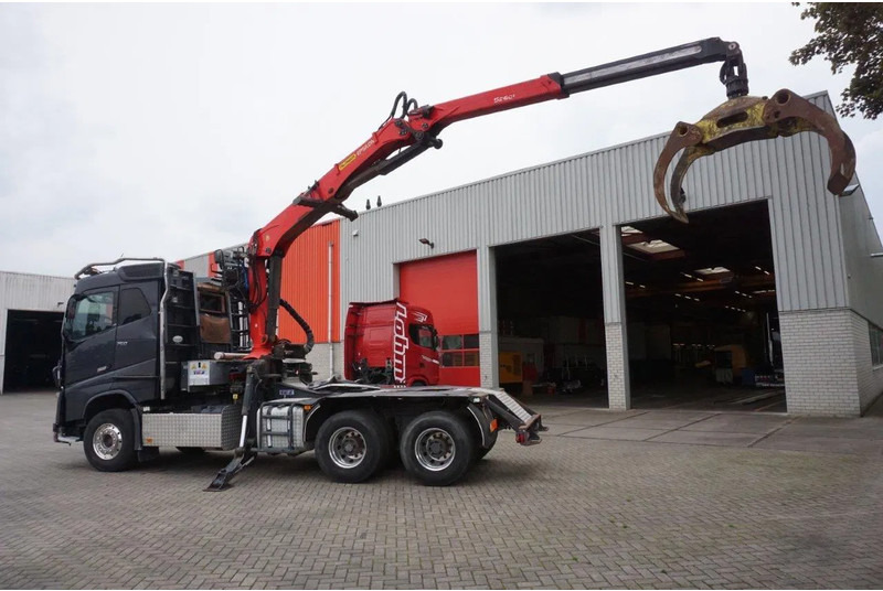 Volvo FH16-750 / ENGINE RUNNING / 6x4 / RETARDER / BIG AXLE / VEB+ / PALFINGER FD250 / EURO-6 / 2016 - Лісовоз, Вантажівка з маніпулятором: фото 5 Volvo FH16-750 / ENGINE RUNNING / 6x4 / RETARDER / BIG AXLE / VEB+ / PALFINGER FD250 / EURO-6 / 2016 - Лісовоз, Вантажівка з маніпулятором: фото 5