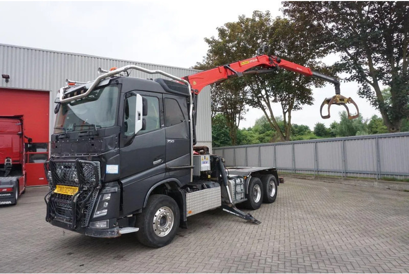 Volvo FH16-750 / ENGINE RUNNING / 6x4 / RETARDER / BIG AXLE / VEB+ / PALFINGER FD250 / EURO-6 / 2016 - Лісовоз, Вантажівка з маніпулятором: фото 1 Volvo FH16-750 / ENGINE RUNNING / 6x4 / RETARDER / BIG AXLE / VEB+ / PALFINGER FD250 / EURO-6 / 2016 - Лісовоз, Вантажівка з маніпулятором: фото 1